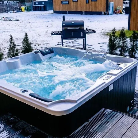 In Mit Whirlpool, Terrasse Und Grill * Wackersdorf